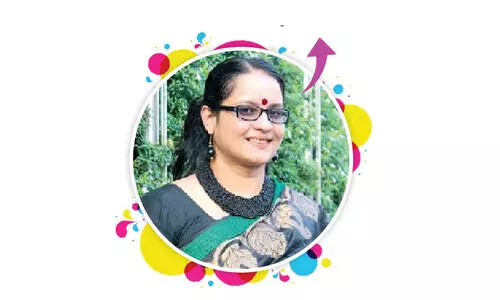 സൈ​ബ​ർ കെ​ണി​ക​ളെ കു​റി​ച്ച്​ ഡോ. ​ധ​ന്യ മേ​നോ​ൻ സം​വ​ദി​ക്കും