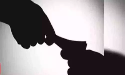 കാലിക്കറ്റിൽ സേവനത്തിന് കോഴ: മാതൃകാപരമായ നടപടി സ്വീകരിക്കും കാലിക്കറ്റിൽ സേവനത്തിന് കോഴ: മാതൃകാപരമായ നടപടി സ്വീകരിക്കും