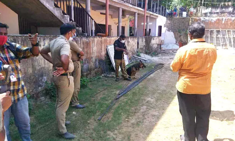 തോട്ടയ്ക്കാട് ചാങ്ങാട്ട് ഭഗവതി ക്ഷേത്രത്തിൽ വൻ കവർച്ച