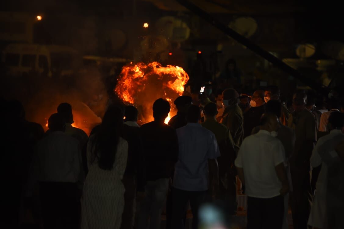 ഇതിഹാസ ഗായികക്ക് വിട; നാദവിസ്മയത്തെ അഗ്നിനാളങ്ങൾ ഏറ്റുവാങ്ങി
