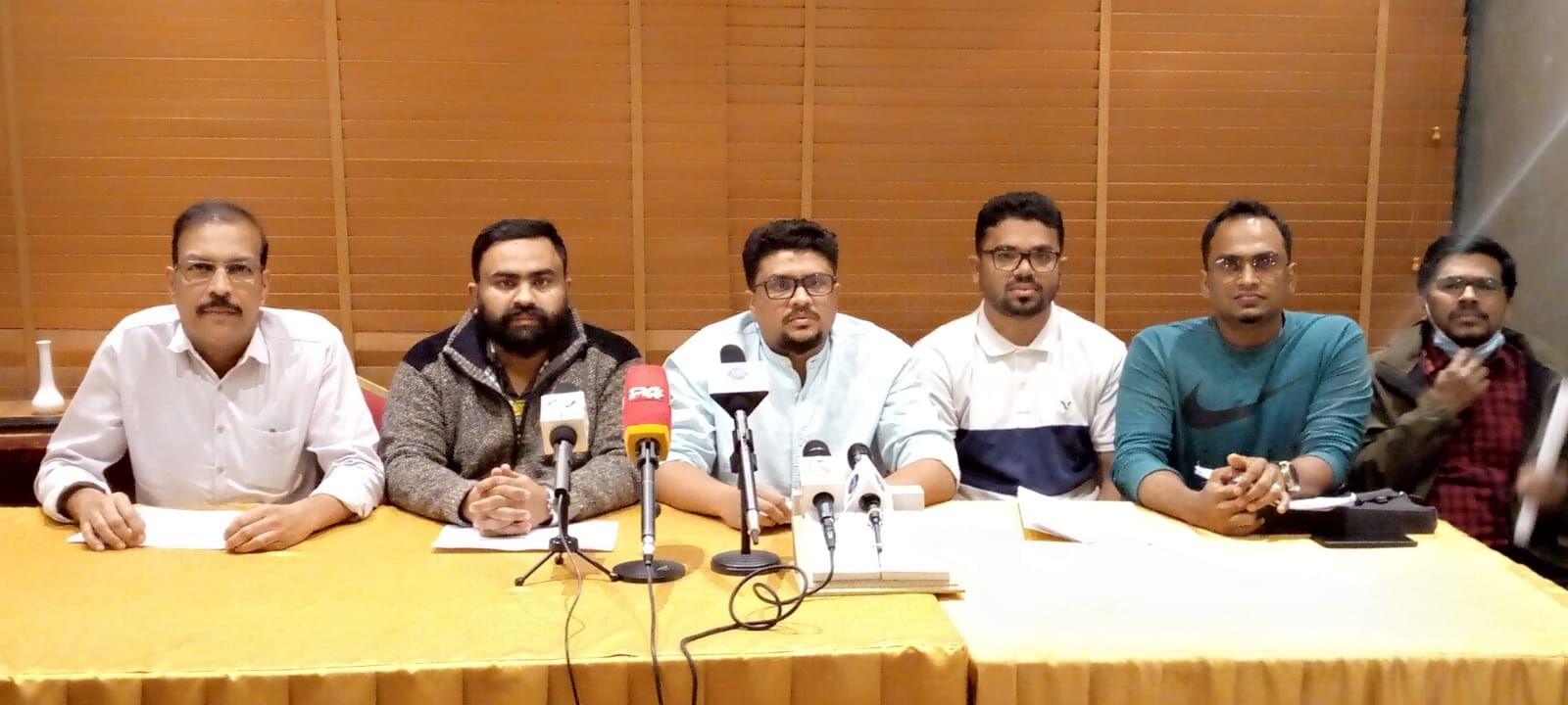 മലയാളി അധ്യാപകന്‍ പത്ത് കോടി തട്ടി റിയാദിൽ നിന്ന് മുങ്ങിയതായി പരാതി