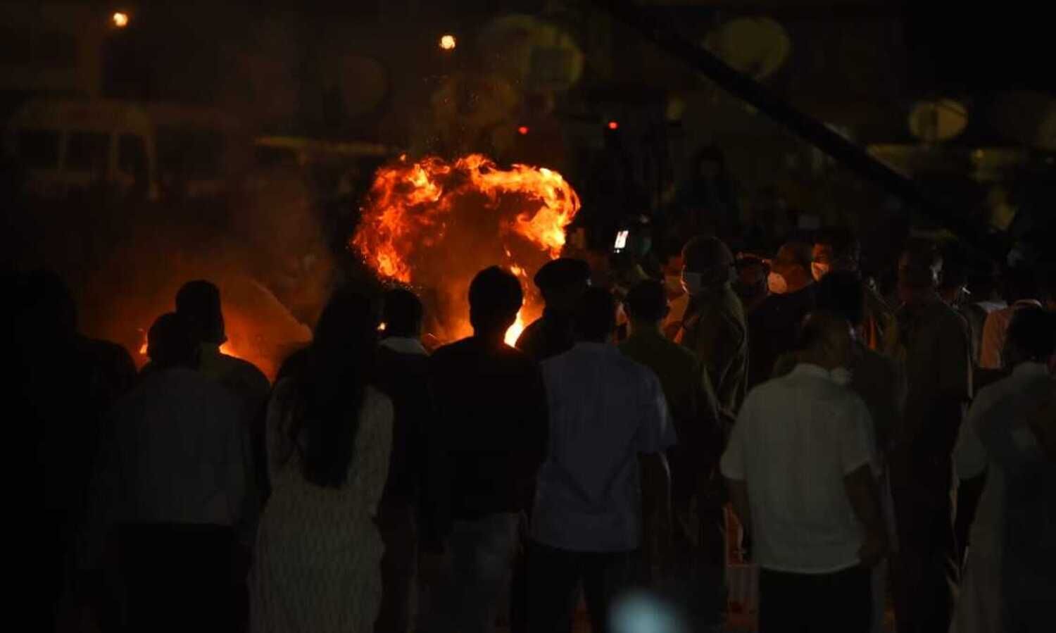 ഇതിഹാസ ഗായികക്ക് വിട; നാദവിസ്മയത്തെ അഗ്നിനാളങ്ങൾ ഏറ്റുവാങ്ങി