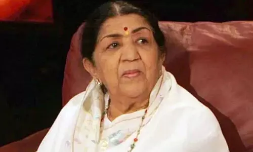 ല​താ മ​ങ്കേ​ഷ്‌​ക​ർ പാ​ടി​യ   മ​ല​യാ​ള​ഗാ​നം