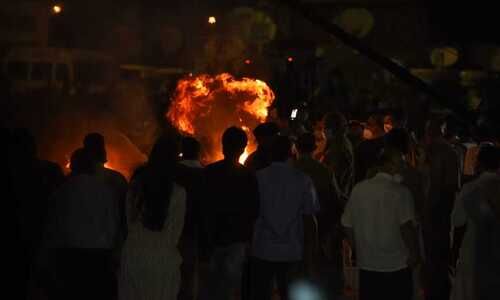 ഇതിഹാസ ഗായികക്ക് വിട; നാദവിസ്മയത്തെ അഗ്നിനാളങ്ങൾ ഏറ്റുവാങ്ങി