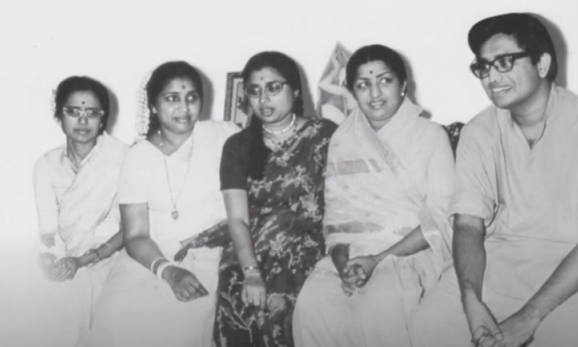 lata mangeshkar with siblings lata mangeshkar with siblings