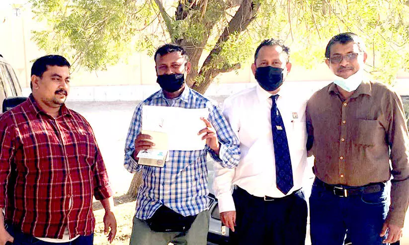 ദുരിതത്തിലായ യു.പി സ്വദേശി നാടണഞ്ഞു ദുരിതത്തിലായ യു.പി സ്വദേശി നാടണഞ്ഞു