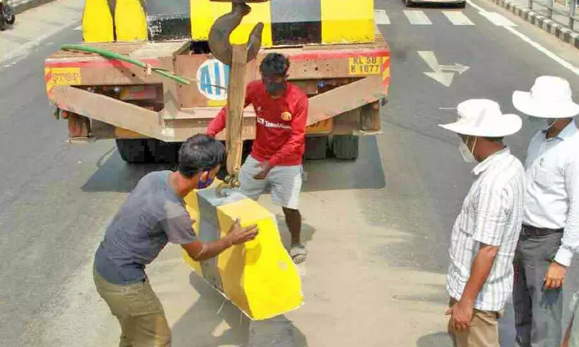 മണൽചാക്കുകൾക്കു വിട; ഇനി കോൺക്രീറ്റ് സ്ലാബുകൾ