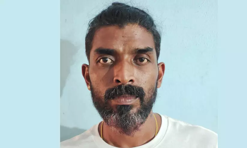 ഗുണ്ടാ മാഫിയ തലവൻ പല്ലൻ ഷൈജുവിനെ റിസോർട്ടിൽ നിന്ന് പിടികൂടി ഗുണ്ടാ മാഫിയ തലവൻ പല്ലൻ ഷൈജുവിനെ റിസോർട്ടിൽ നിന്ന് പിടികൂടി