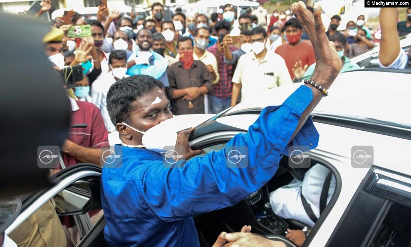 ജനങ്ങളുടെ പ്രാര്ഥനയാണ് ജീവിതത്തിലേക്ക് തിരിച്ചുകൊണ്ടുവന്നതെന്ന് വാവ സുരേഷ് ജനങ്ങളുടെ പ്രാര്ഥനയാണ് ജീവിതത്തിലേക്ക് തിരിച്ചുകൊണ്ടുവന്നതെന്ന് വാവ സുരേഷ്