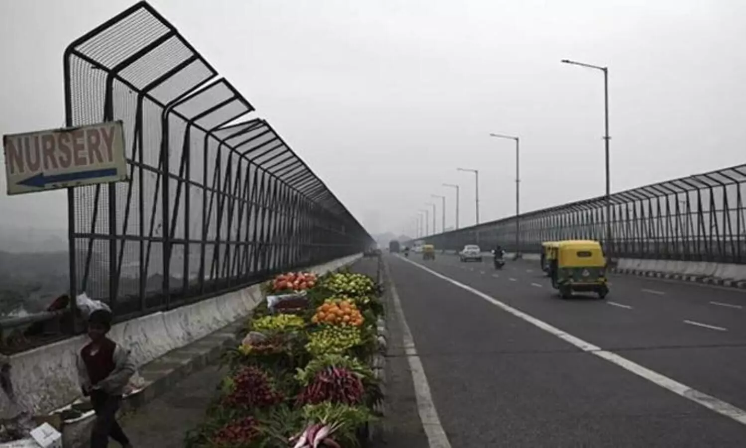 Delhis Air Quality Poor, Minimum Temperature At 8.8 Degrees