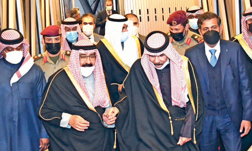 സ്വ​കാ​ര്യ സ​ന്ദ​ർ​ശ​നം ക​ഴി​ഞ്ഞ്​​ അ​മീ​ർ തി​രി​ച്ചെ​ത്തി