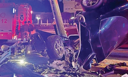 വാ​ഹ​നാ​പ​ക​ടം; സ്വ​ദേ​ശി​ക്ക്​ പ​രി​ക്ക്​