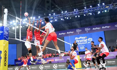 ത്രില്ലര്‍ പോരില്‍ കാലിക്കറ്റ് ഹീറോസിനെ വീഴ്ത്തി കൊല്‍ക്കത്ത തണ്ടര്‍ബോള്‍ട്ട്‌സ്