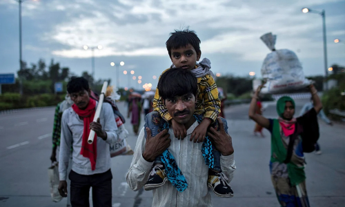 ലോ​ക്​​ഡൗ​ണിൽ പ​ലാ​യ​നം ചെ​യ്ത​ തൊ​ഴി​ലാ​ളി​ക​ളെ ​സ​ഹാ​യിക്കാതെ കേ​ന്ദ്ര​സ​ർ​ക്കാ​ർ കോ​ൺ​ഗ്ര​സി​നെ കു​റ്റ​പ്പെ​ടു​ത്തു​ന്നു -ശ​ശി ത​രൂ​ർ എം.​പി