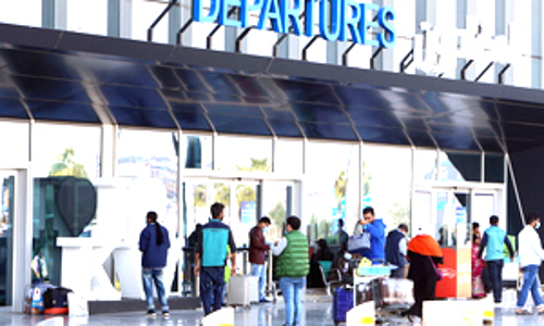 വിമാനം പുറപ്പെടുന്നതിന്​ 20 മിനിറ്റുമുമ്പ്​   ഡിപ്പാർച്ചർ ഗേറ്റ്​ അടക്കും