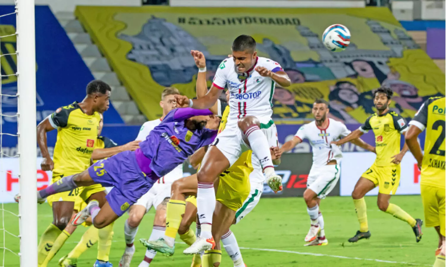 ഹൈദരാബാദിനെ വീഴ്ത്തി എ.ടി.കെ