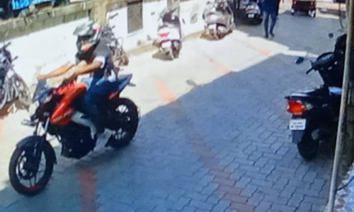 വയോധികനെ ഇടിച്ചിട്ട്​ കടന്നുകളഞ്ഞ ബൈക്ക്​ യാത്രികനെ പൊലീസ്​ കണ്ടെത്തി; കടുംകൈ ചെയ്​തത്​ 17 കാരൻ