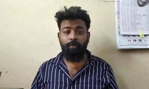 വഴിചോദിക്കുന്നതിനിടെ തുണി നീക്കി നഗ്നത പ്രദർശിപ്പിച്ചു; യുവാവിനെ നാട്ടുകാർ പിടികൂടി