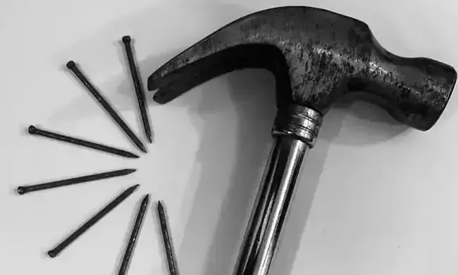 ആൺകുഞ്ഞിന് ജന്മം നൽകാൻ ഗർഭിണിയായ യുവതിയുടെ തലയിൽ ആണി അടിച്ച് മന്ത്രവാദി ആൺകുഞ്ഞിന് ജന്മം നൽകാൻ ഗർഭിണിയായ യുവതിയുടെ തലയിൽ ആണി അടിച്ച് മന്ത്രവാദി