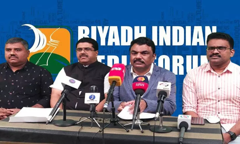 റിയാദിൽ കാൽലക്ഷം പേരെ അംഗങ്ങളാക്കുമെന്ന് കെ.എം.സി.സി റിയാദിൽ കാൽലക്ഷം പേരെ അംഗങ്ങളാക്കുമെന്ന് കെ.എം.സി.സി