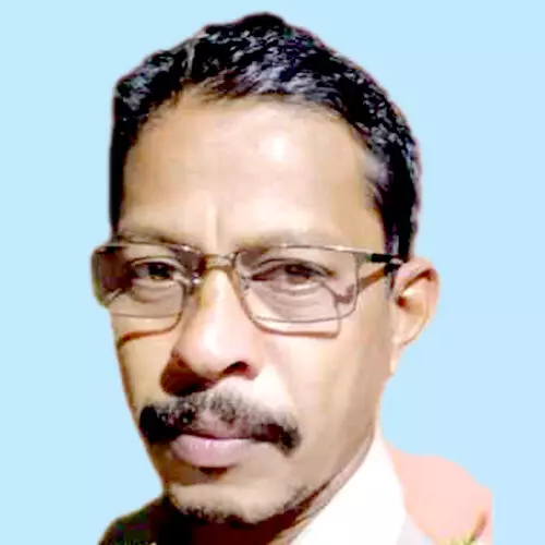 ലൈ​ൻ​മാ​ൻ തൂ​ണി​ൽ മ​രി​ച്ച നി​ല​യി​ൽ