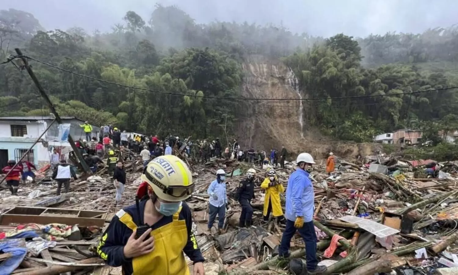 കൊളംബിയയിൽ മണ്ണിടിച്ചിൽ; 14 മരണം