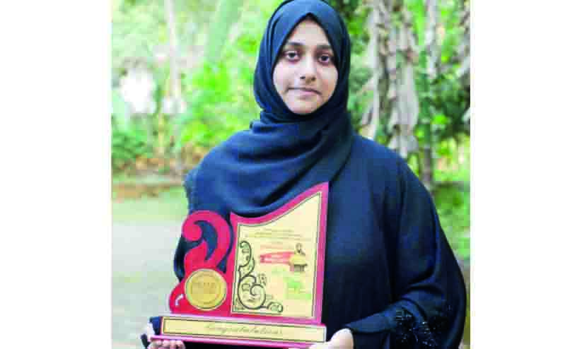 17 ചരിത്ര സ്മാരകങ്ങൾ വരയാക്കിയ മറിയത്തിന് ഇരട്ടനേട്ടം