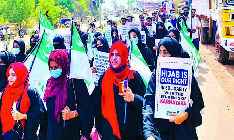 ഹിജാബ് വിവാദം: കർണാടകയിൽ ഫെബ്രുവരി 16 വരെ കോളജുകൾക്ക് അവധി