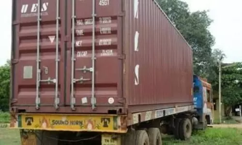 നിർത്തിയിട്ട ലോറിയിൽനിന്ന്​ മൂന്ന് ലക്ഷം രൂപ കവർന്നു