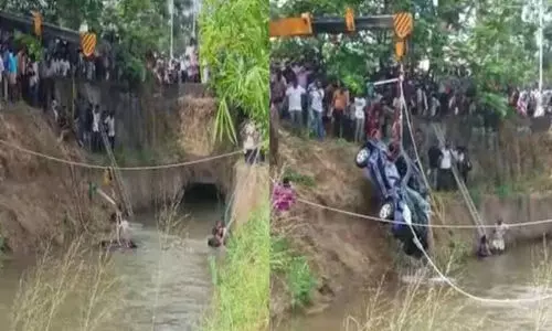 അടൂരിൽ വിവാഹവസ്ത്രമെടുക്കാൻ പോയവരുടെ കാർ കനാലിലേക്ക് മറിഞ്ഞ് മൂന്ന് പേർ മരിച്ചു