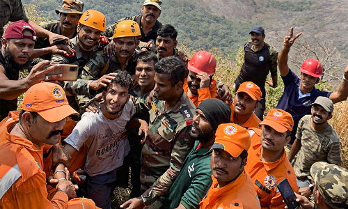 ബാബുവിന്‍റെ മനക്കരുത്തിനെ പ്രശംസിച്ച്​ സൈന്യം; ഭൂ​പ്ര​കൃ​തി ​വെ​ല്ലു​വി​ളി​യാ​യ​താ​യി ലെ​ഫ്. കേ​ണ​ൽ ഹേ​മ​ന്ദ്​ രാ​ജ്​