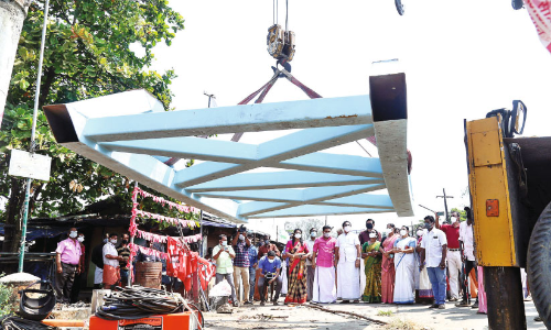 തൂ​ണി​ലേ​റി, ശ​ക്ത​ന്‍ ന​ഗ​റി​ലെ ആ​കാ​ശ​പാ​ത; ആകെ ഭാരം മൂ​ന്ന​ര ല​ക്ഷം കി​ലോ​