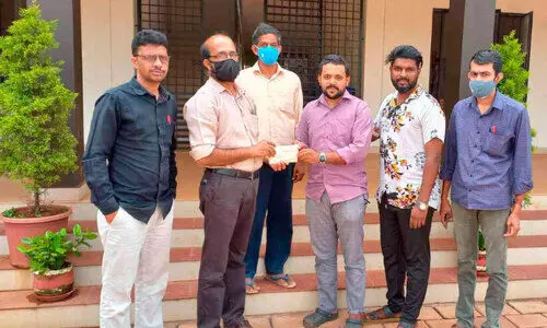 അധ്യാപികക്ക് ചികിത്സ സഹായവുമായി പൂർവ വിദ്യാർഥികൾ