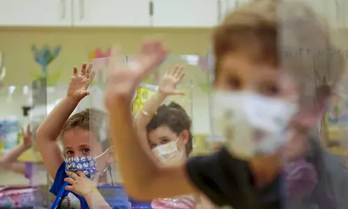 സ്‌കൂളുകളിലടക്കം മാസ്‌ക് പിന്‍വലിക്കാനൊരുങ്ങി ന്യൂയോര്‍ക്ക്, മസാച്യുസെറ്റ്സ് ഗവര്‍ണര്‍മാര്‍