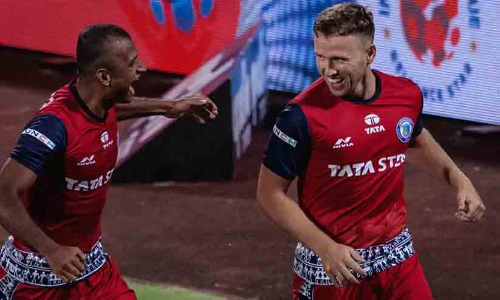 തകർന്നടിഞ്ഞ് ബ്ലാസ്റ്റേഴ്സ്; ജാം​ഷ​ഡ്പു​രിനോട് എതിരില്ലാത്ത മൂന്നു ഗോളുകൾക്ക് തോറ്റു