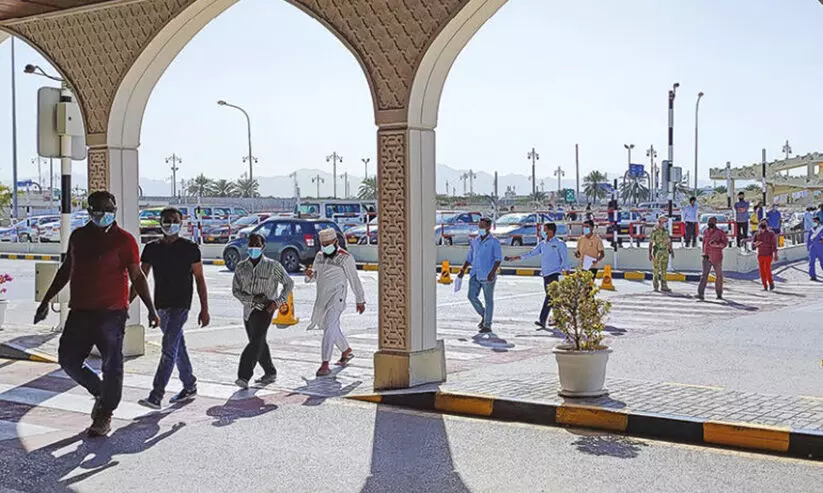 ബൂസ്റ്റർ ​ഡോസ്:  മുന്നിൽ വിദേശികൾ