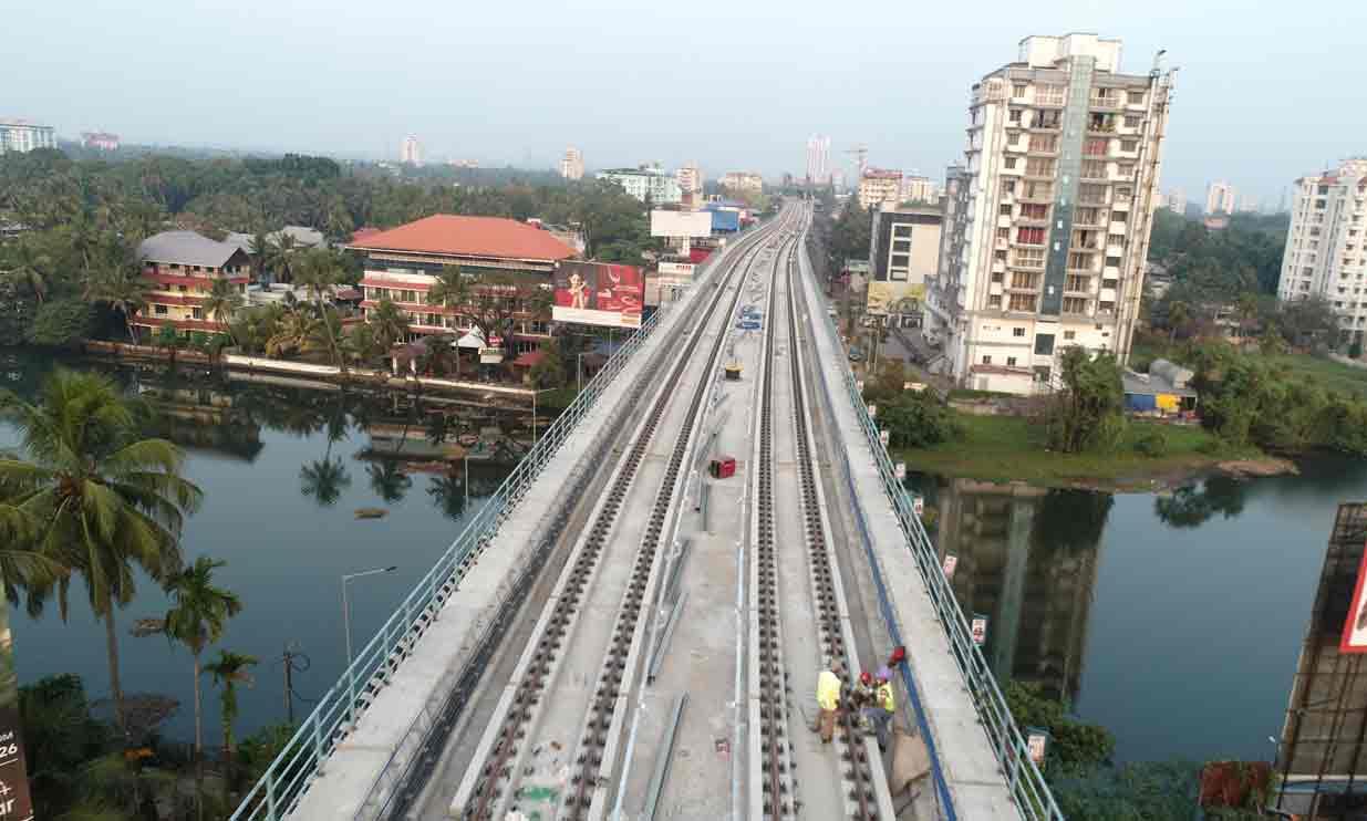 പേട്ട-എസ്.എന് ജങ്ഷന് മെട്രോ റെയില് പാത ട്രയല് റണ്ണിന് സജ്ജമായി പേട്ട-എസ്.എന് ജങ്ഷന് മെട്രോ റെയില് പാത ട്രയല് റണ്ണിന് സജ്ജമായി