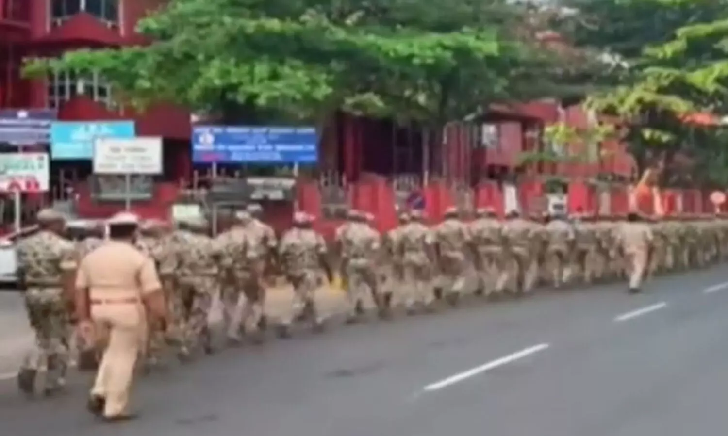 ഹിജാബ്​ വിവാദം: ഉഡുപ്പിയിൽ സുരക്ഷാ സേനയുടെ ഫ്ലാഗ്​ മാർച്ച്​