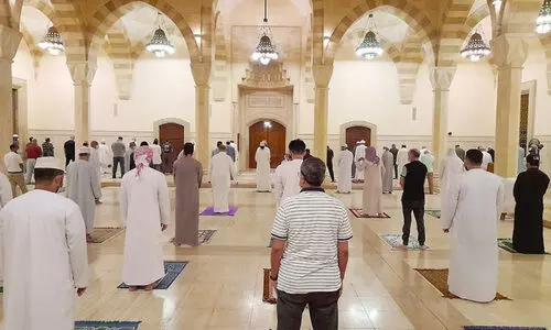 വിശ്വാസികൾ ഇന്നു​ വീണ്ടും വെള്ളിയാഴ്ച പ്രാർഥനക്ക്​...