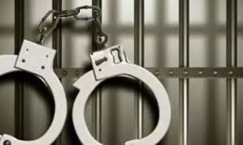 പൊ​ലീ​സ്​ പി​ടി​കൂ​ടുമെന്ന് ഉറപ്പായി; ക്വട്ടേഷൻ സംഘം കോടതിമുറിയിൽനിന്ന്​ ഇറങ്ങിയോടി