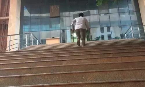 ബിദറിൽ ശിരോവസ്ത്രം ധരിച്ചെത്തിയ നഴ്സിങ് വിദ്യാർഥിനികളെ പരീക്ഷ എഴുതാൻ അനുവദിച്ചില്ല