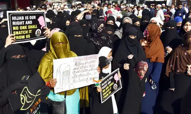 ആഭ്യന്തര വിഷയത്തിൽ അഭിപ്രായം വേണ്ട; ഹിജാബ് നിരോധത്തിൽ അമേരിക്കയോട് ഇന്ത്യ ആഭ്യന്തര വിഷയത്തിൽ അഭിപ്രായം വേണ്ട; ഹിജാബ് നിരോധത്തിൽ അമേരിക്കയോട് ഇന്ത്യ