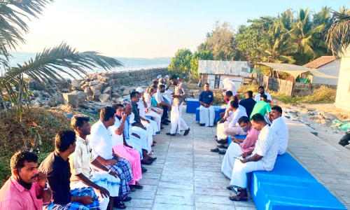 കടപ്പുറത്തെ കോലായിയിൽ കൂട്ടംകൂടാം കടപ്പുറത്തെ കോലായിയിൽ കൂട്ടംകൂടാം