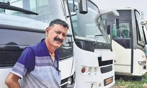 ആഡംബര ബസുകൾ ആക്രി വിലക്ക് വിൽക്കാൻ പരസ്യം നൽകി ഉടമ; വില കിലോക്ക് 45 രൂപ മാത്രം!