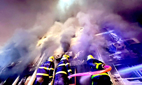 ക​ത്തി​യ​മ​ർ​ന്ന​ത് റൂ​വി​യി​ലെ ആ​ദ്യ മാ​ൾ; ഒ​ഴി​വാ​യ​ത് വ​ൻ ദു​ര​ന്തം