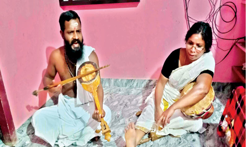 Pulluvan song artist distrees their lives under Covid controls