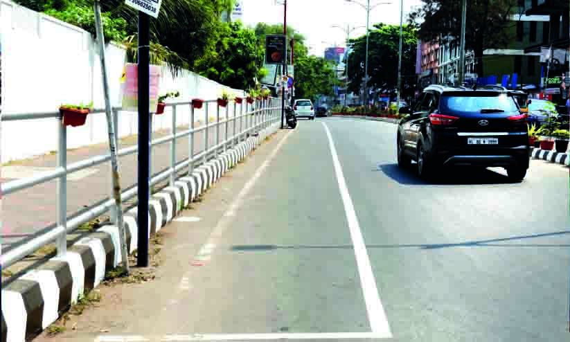 നഗരത്തിൽ സ്മാർട്ട് പാർക്കിങ് രണ്ടാഴ്ചക്കകം നഗരത്തിൽ സ്മാർട്ട് പാർക്കിങ് രണ്ടാഴ്ചക്കകം