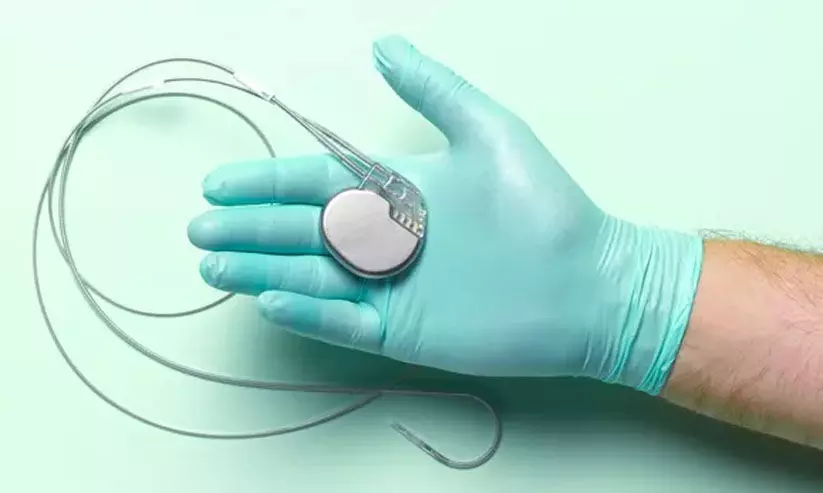 പേസ് മേക്കർ ഘടിപ്പിക്കൽ വിജയകരമായി നടപ്പാക്കി റോയൽ ഹോസ്പിറ്റൽ പേസ് മേക്കർ ഘടിപ്പിക്കൽ വിജയകരമായി നടപ്പാക്കി റോയൽ ഹോസ്പിറ്റൽ