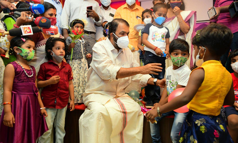 v sivankutty at school v sivankutty at school