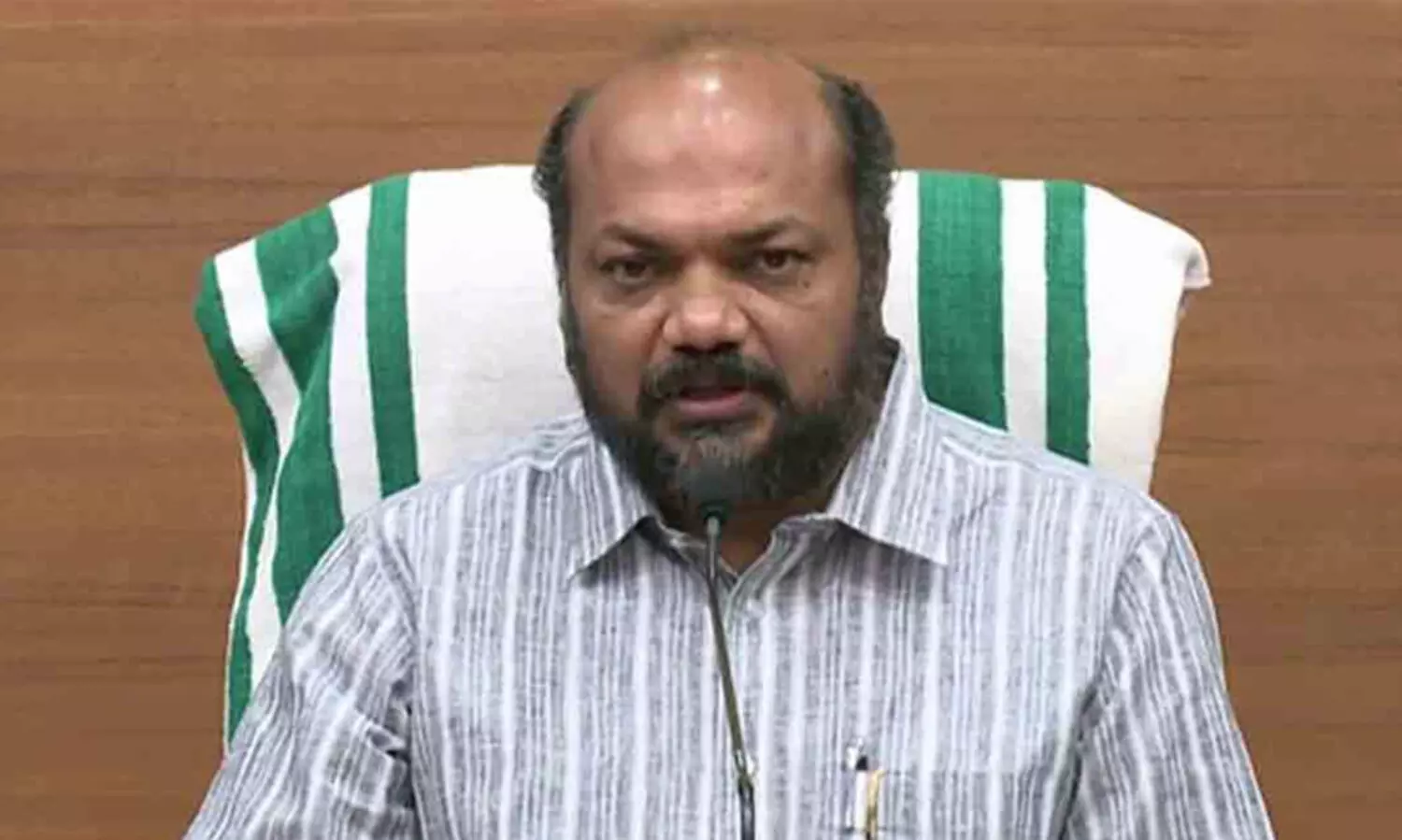 മന്ത്രി പി. രാജീവിന്‍റെ റൂട്ട് മാറ്റി; രണ്ട് പൊലീസുകാർക്ക് സസ്പെഷൻ